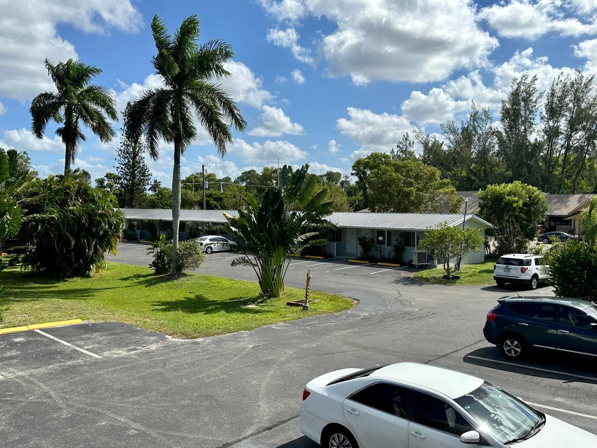 Conty'S Motel North North Naples Exterior foto