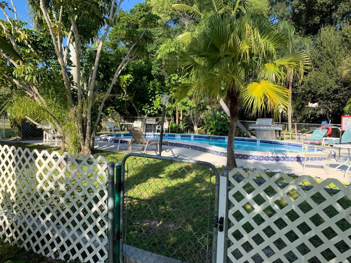 Conty'S Motel North North Naples Exterior foto